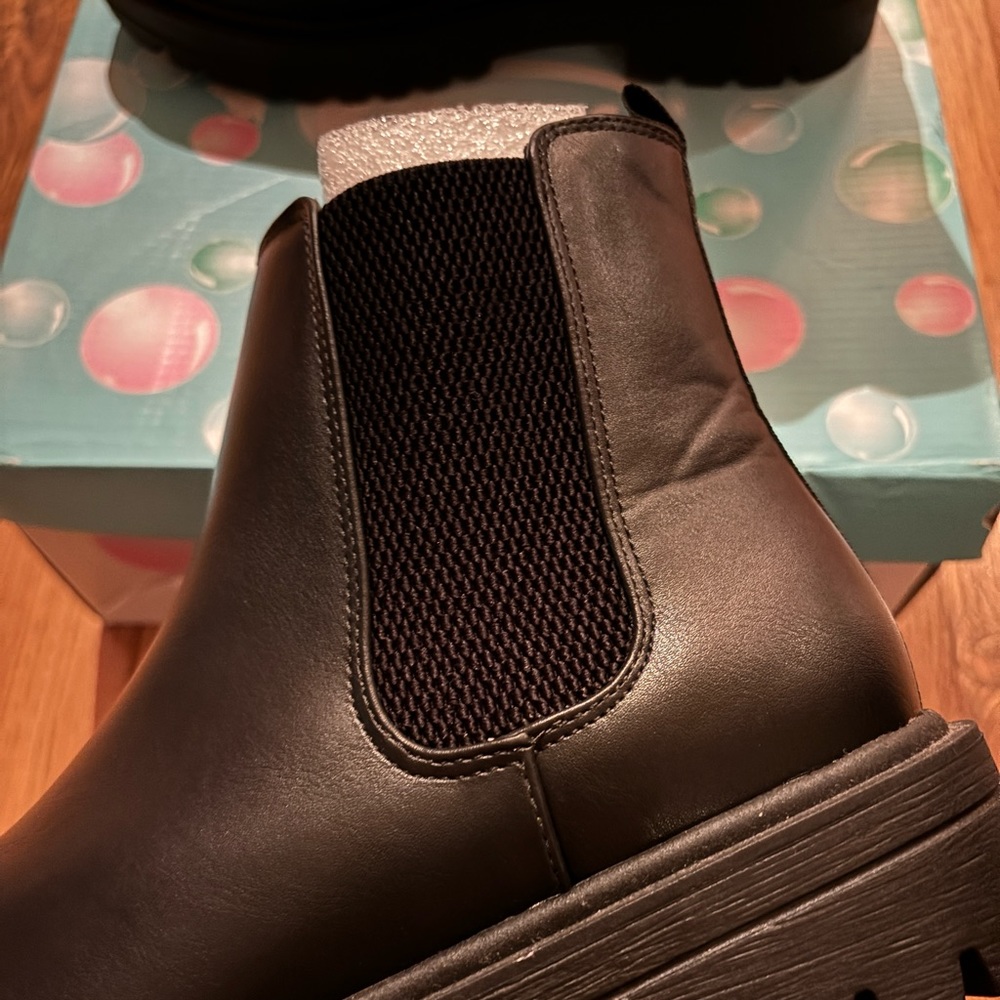Soda Black Jeffery Boots